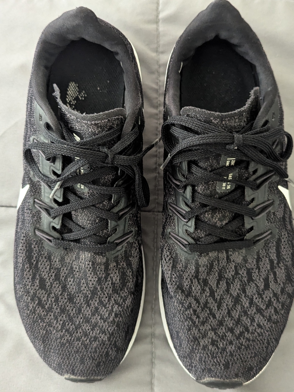 Nike ZoomX Invincible Run Flyknit Athletic Shoes Black & White US 8.5